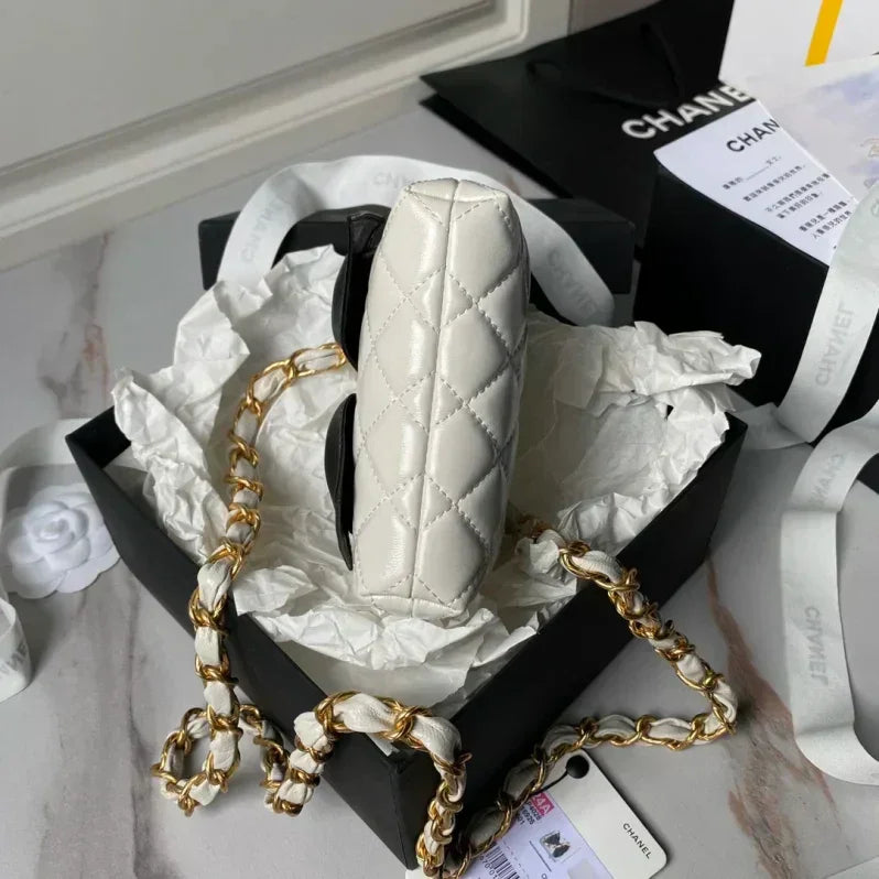 CHANEL CLUTCH WITH CHAIN - Zabcart